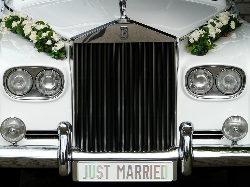 wedding-limousine-car