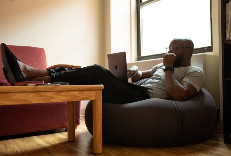 Battle of the Bean Bag Chairs Yogibo vs Moon Pod [2024]