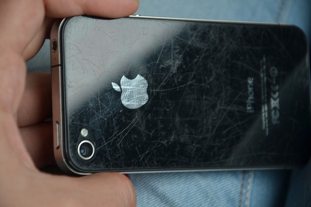 how to remove deep scratches from phone screen
